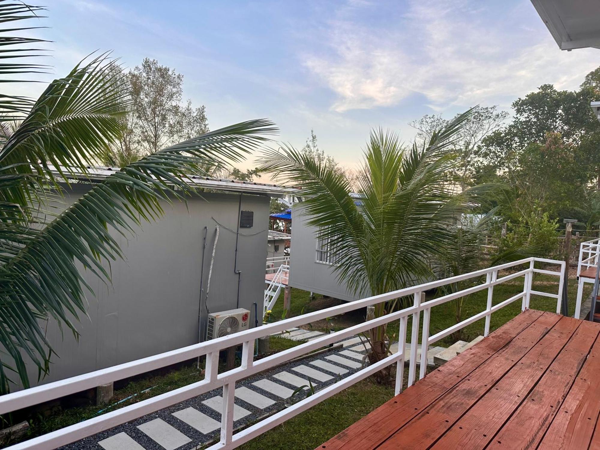 Naroth Beach Bungalow Prek Svay Village Bagian luar foto