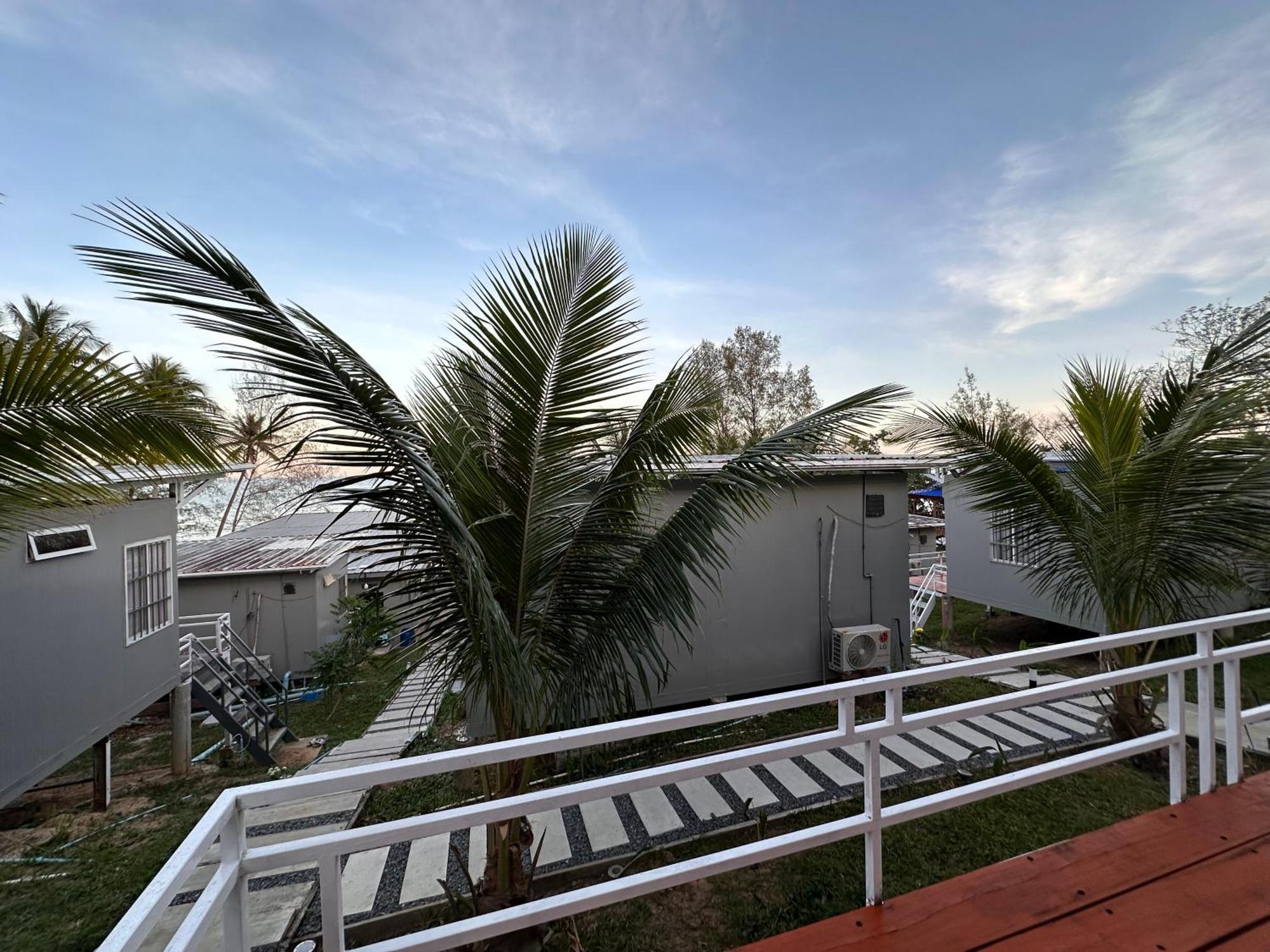Naroth Beach Bungalow Prek Svay Village Bagian luar foto