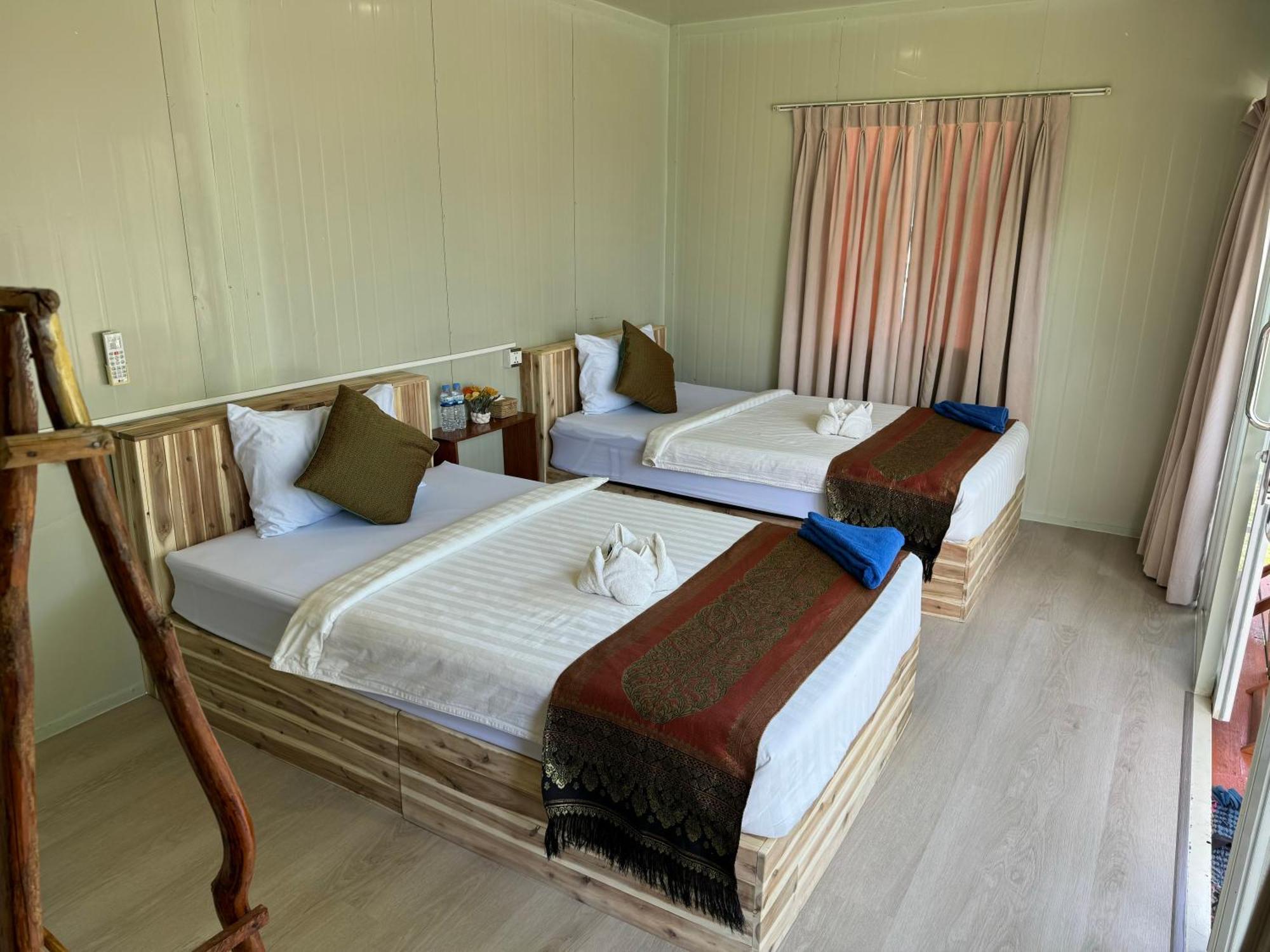 Naroth Beach Bungalow Prek Svay Village Bagian luar foto