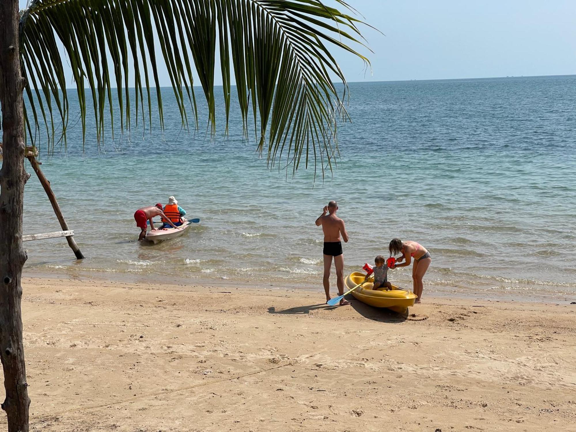 Naroth Beach Bungalow Prek Svay Village Bagian luar foto